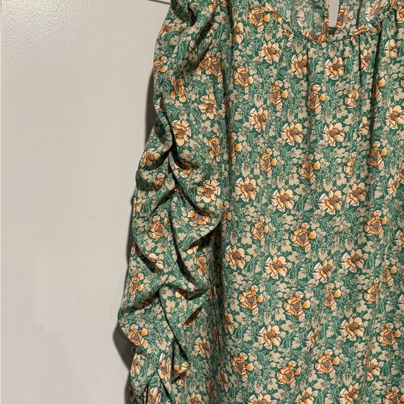 Max Studio Flowered Blouse with Ruched Sleeves - Picture 9 of 9